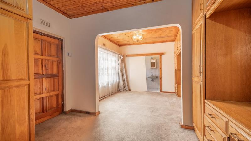 4 Bedroom Property for Sale in Cravenby Western Cape